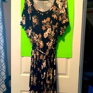 Short Sleeve TORRID Floral Summer Dress Sz 5 (28)